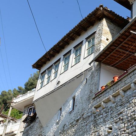 Guest House Taunus Berat Luaran gambar