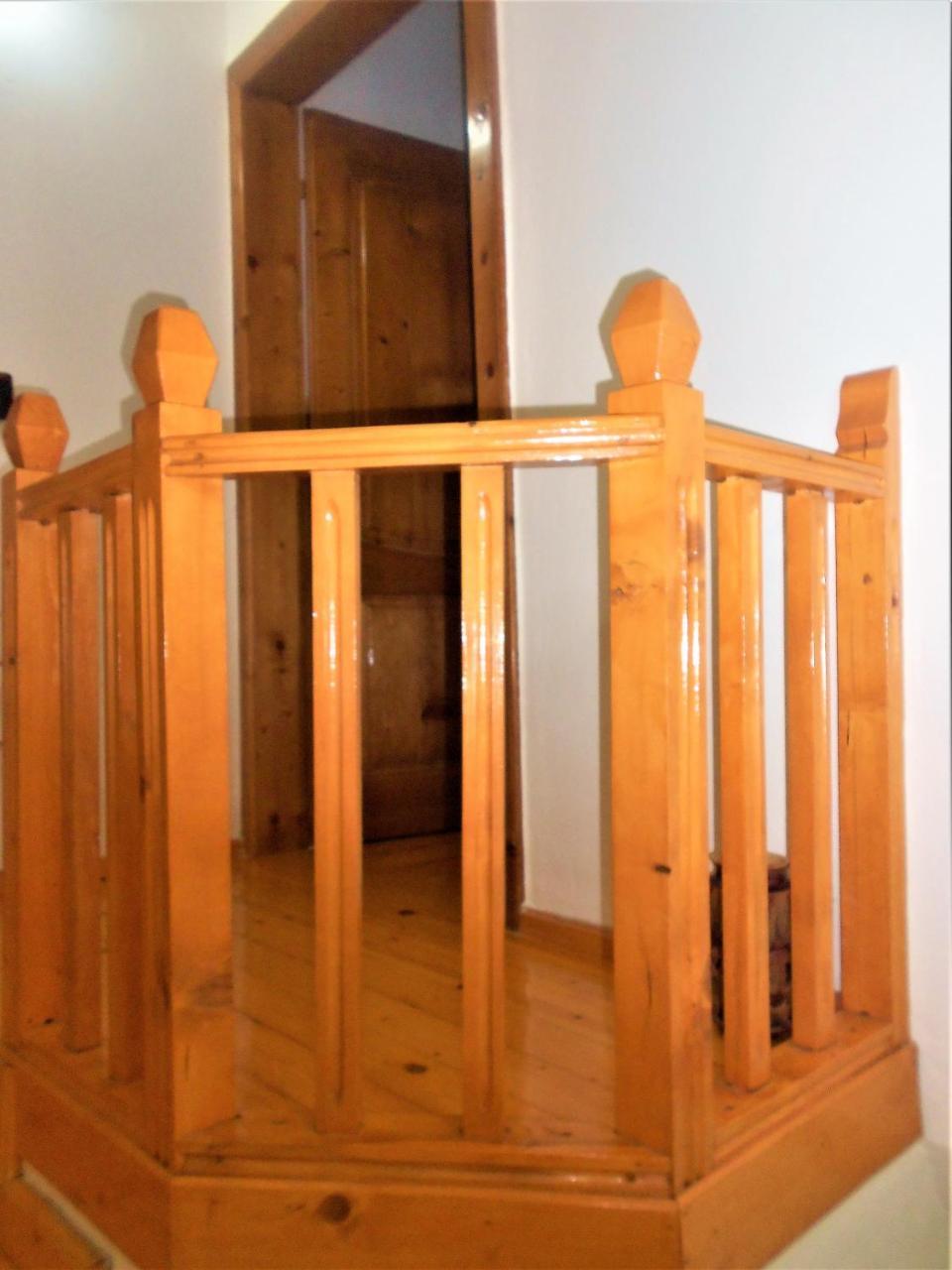 Guest House Taunus Berat Luaran gambar