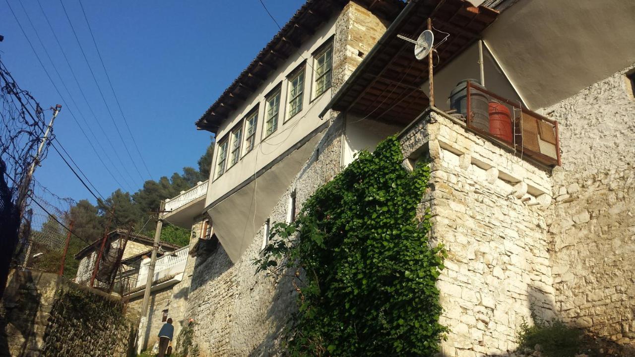 Guest House Taunus Berat Luaran gambar
